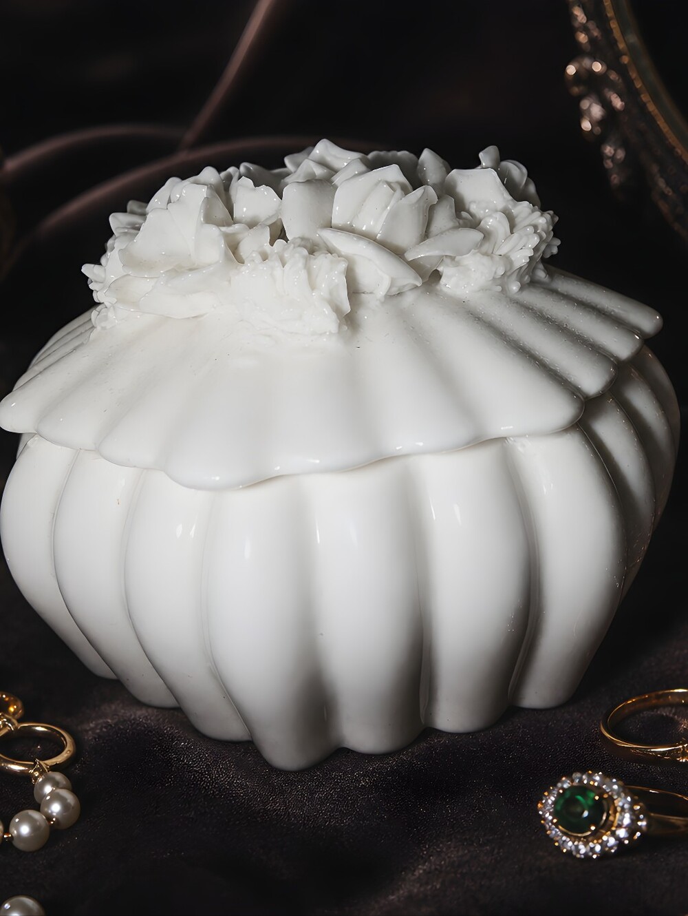vintage Slatkin & Co. white porcelain floral ceramic box